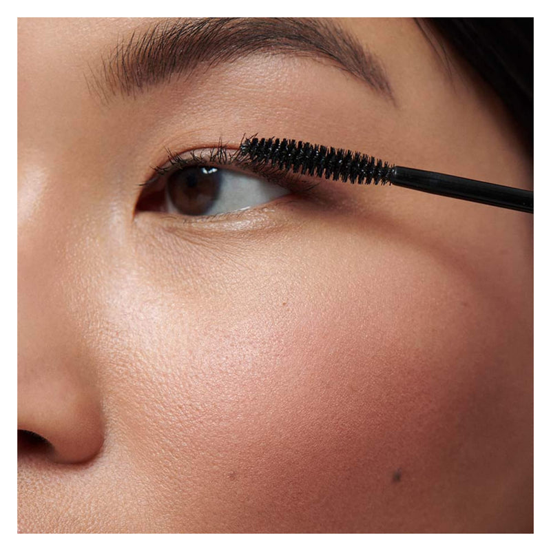 Dr. Hauschka Defining Mascara Black Lifestyle
