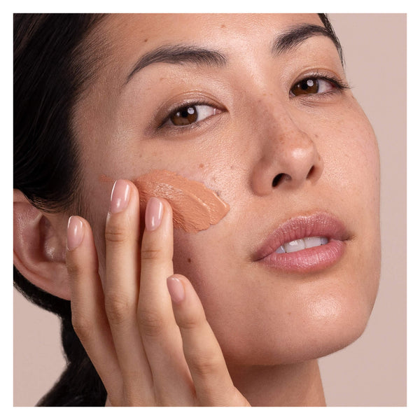 Eminence Acne Advanced Clarifying Masque Lifestyle
