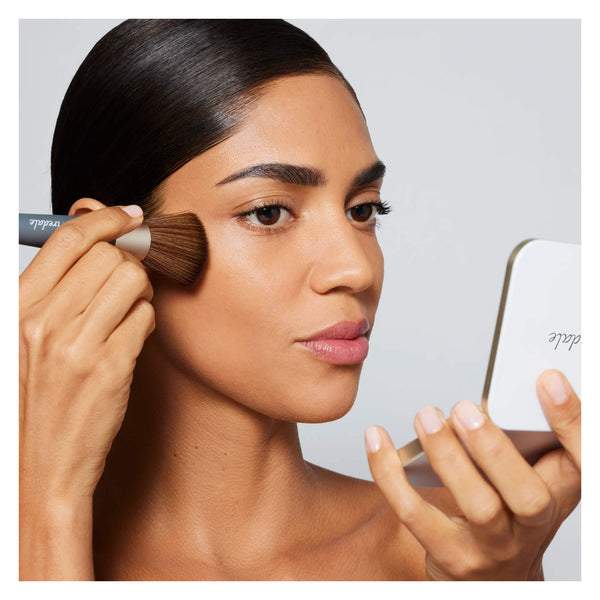 Jane Iredale The Handi Brush Lifestlye
