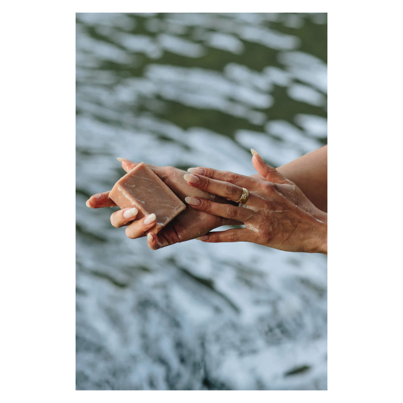 SKWÁLWEN BOTANICALS Tewin’xw Cranberry Rose Cleansing Facial Bar Texture
